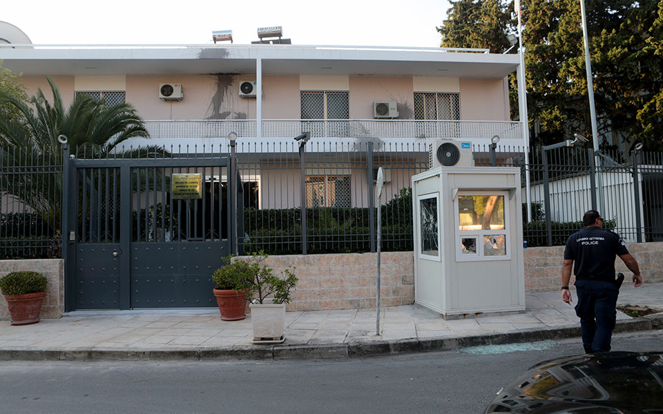 σπασμένα-κεφάλια-άδεια-μυαλά-2284234