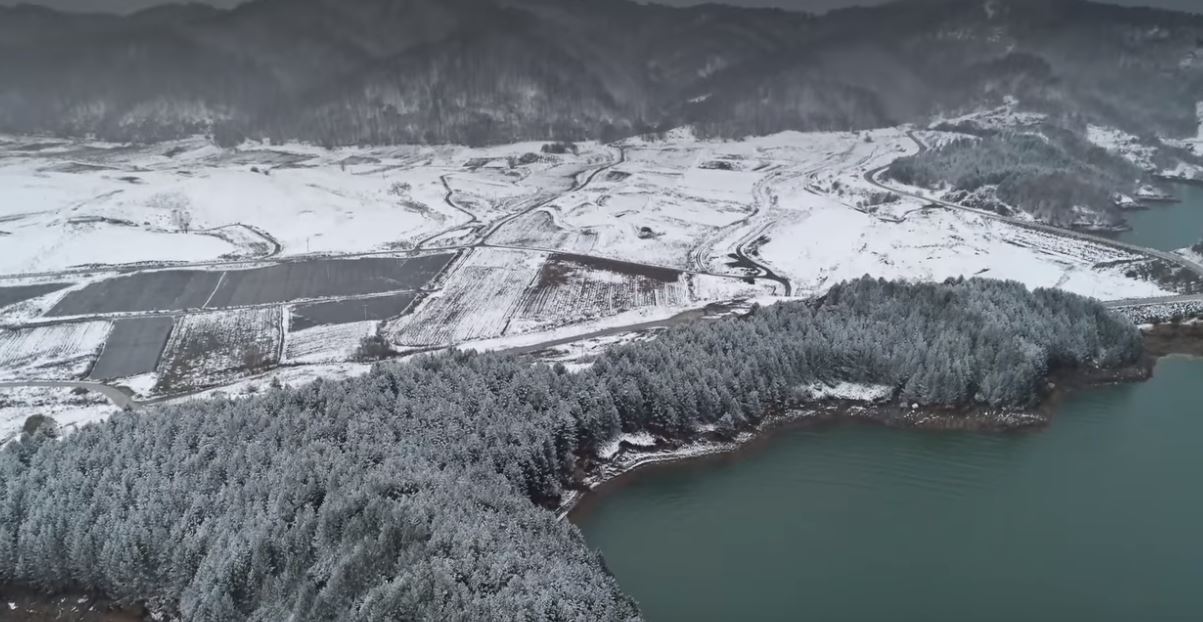 εντυπωσιακές-εικόνες-από-τα-χιονισμέ-2284472