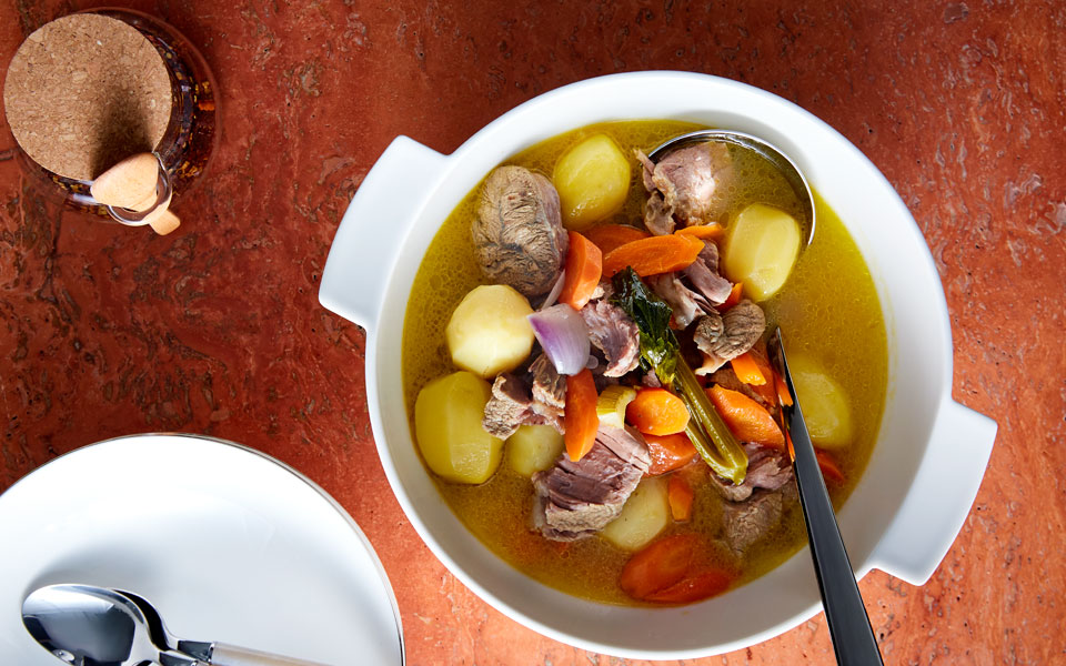 κρεατόσουπα-με-μοσχαρίσια-μάγουλα-κα-2282407