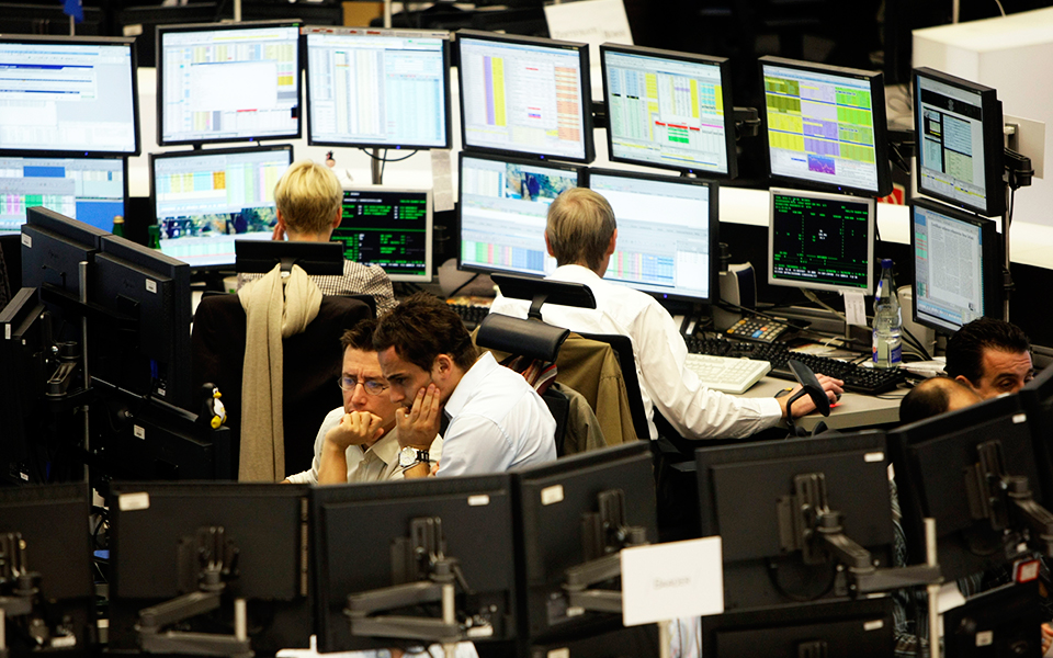 οι-φόροι-μειώθηκαν-αλλά-οι-μισθοί-δεν-α-2283605