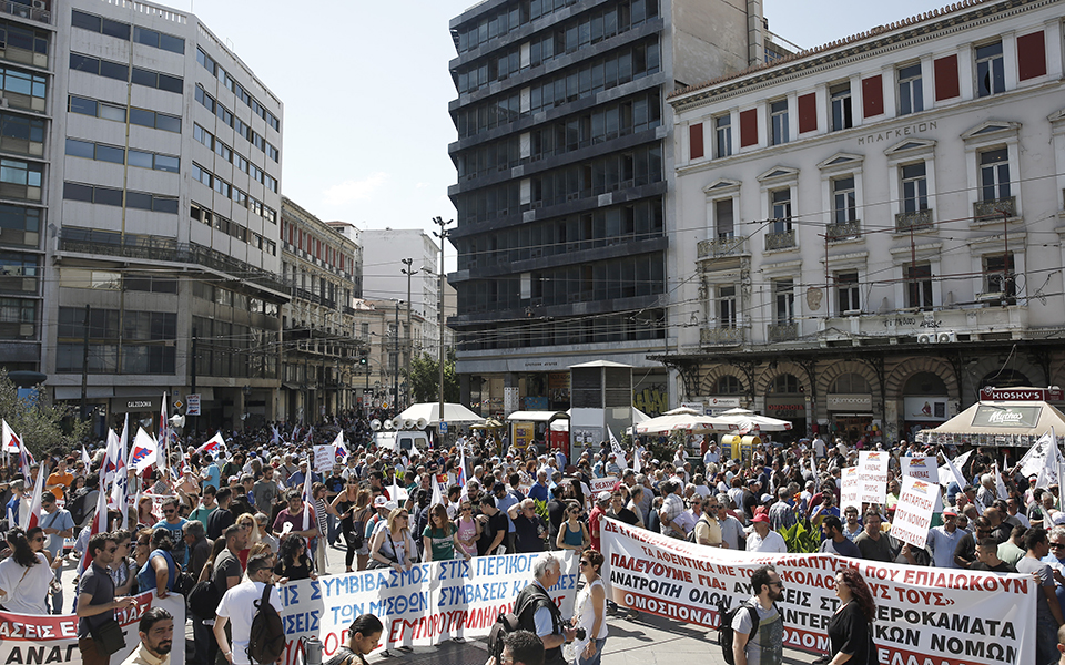 σε-απεργιακό-κλοιό-την-τετάρτη-η-χώρα-π-2286002
