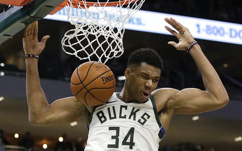 ασταμάτητος-ο-αντετοκούνμπο-στον-θρί-2281914