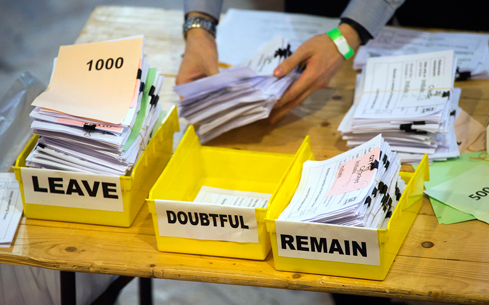 εμβαθύνουν-τα-δημοψηφίσματα-τη-δημοκ-2283041