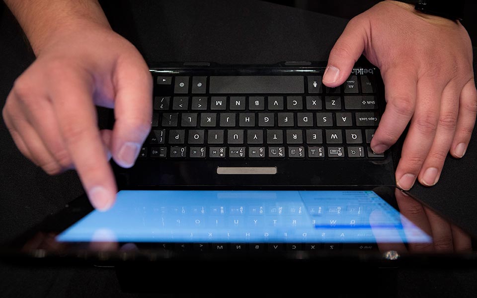 σχεδόν-4-στους-10-γονείς-στην-ευρώπη-δεν-γ-2281339