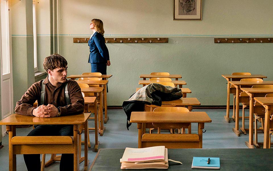 η-ζωή-πίσω-από-το-τείχος-2286616