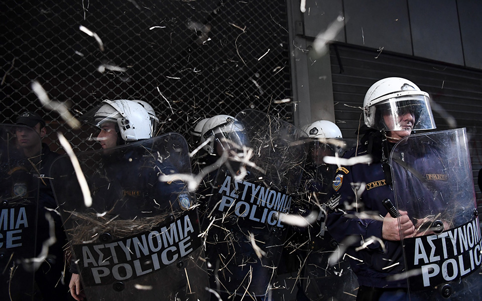 ενταση-κατά-τη-διαμαρτυρία-της-ποεδην-2285020