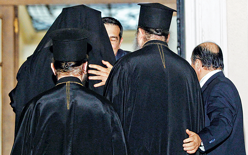 δημόσιο-η-μόνη-επικρατούσα-θρησκεία-2282637