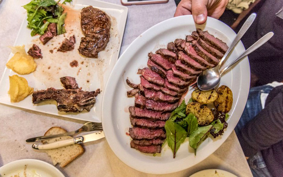 στην-παλιά-αθήνα-αρχίζεις-με-ρετσίν-2285754