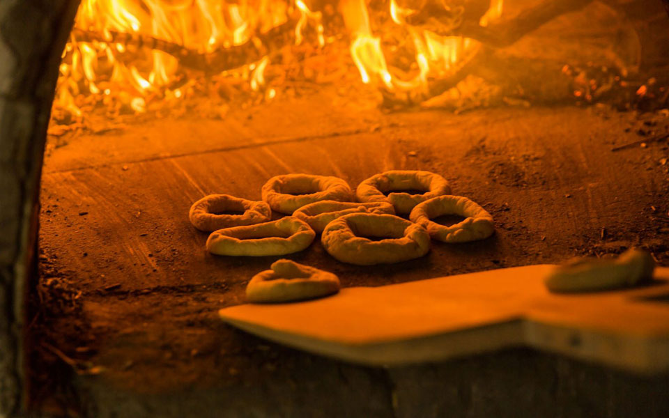 παξιμάδια-ετών-60-2284475