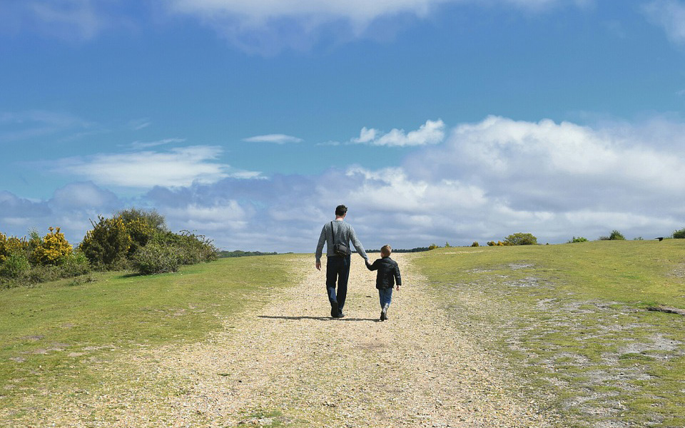 eρευνα-αν-ο-πατέρας-είναι-μεγάλος-σε-ηλ-2281215