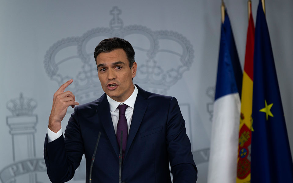 με-βέτο-στο-brexit-λόγω-γιβραλτάρ-απειλεί-η-ι-2285200