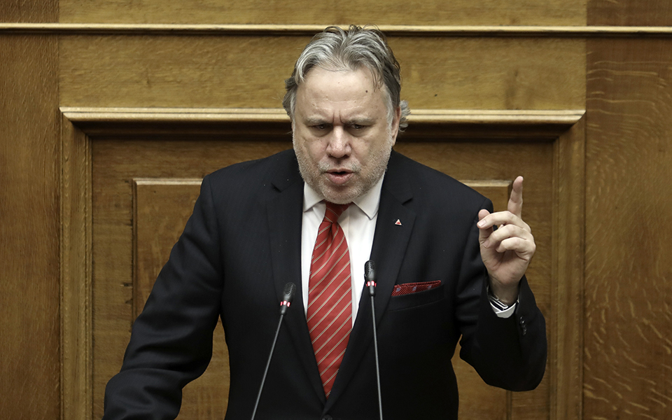 διαφορετική-εκδοχή-κατρούγκαλου-για-2283821