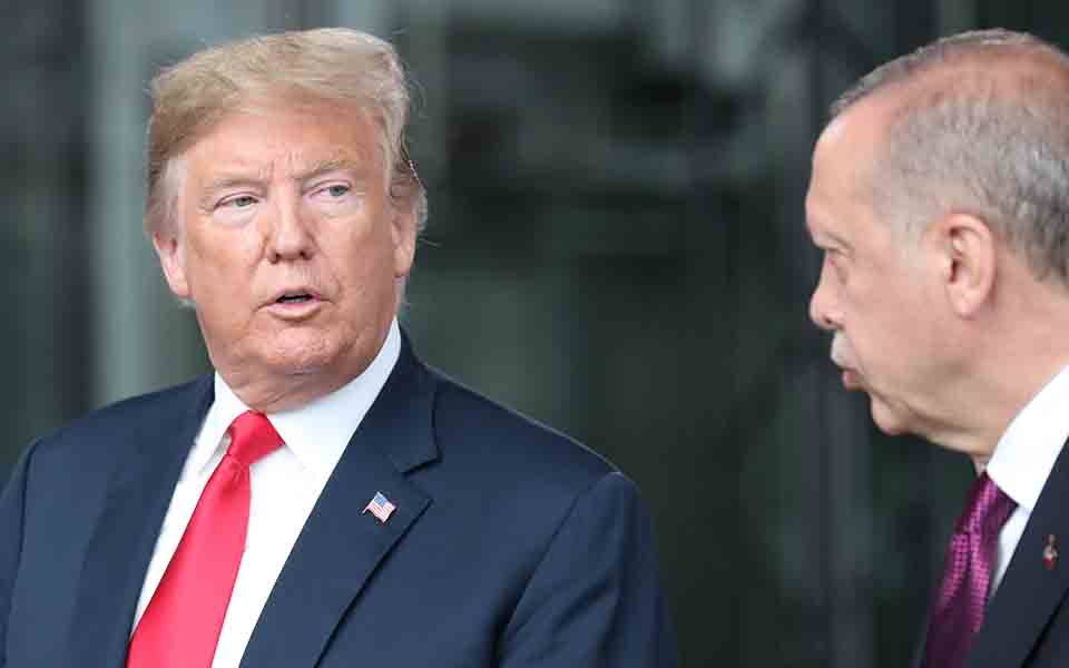 τηλεφωνική-επικοινωνία-τραμπ-ερντο-2281353