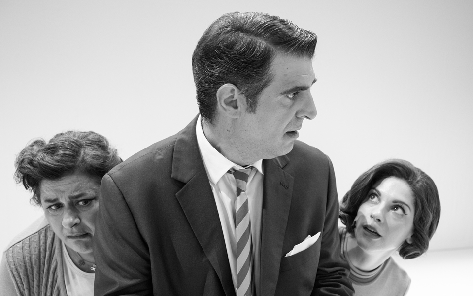 ξύπνα-βασίλη-μια-παράσταση-που-φλερ-2281603