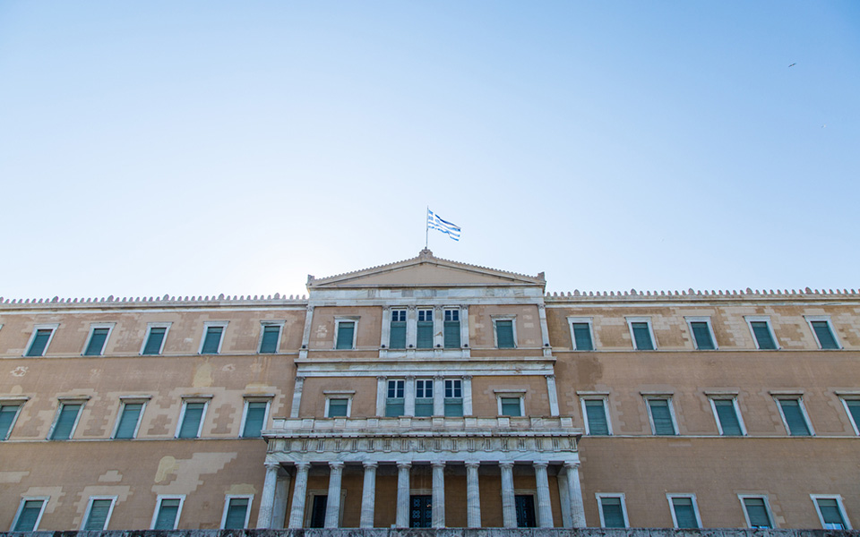 βουλή-με-τις-τοποθετήσεις-των-πολιτικ-2283529