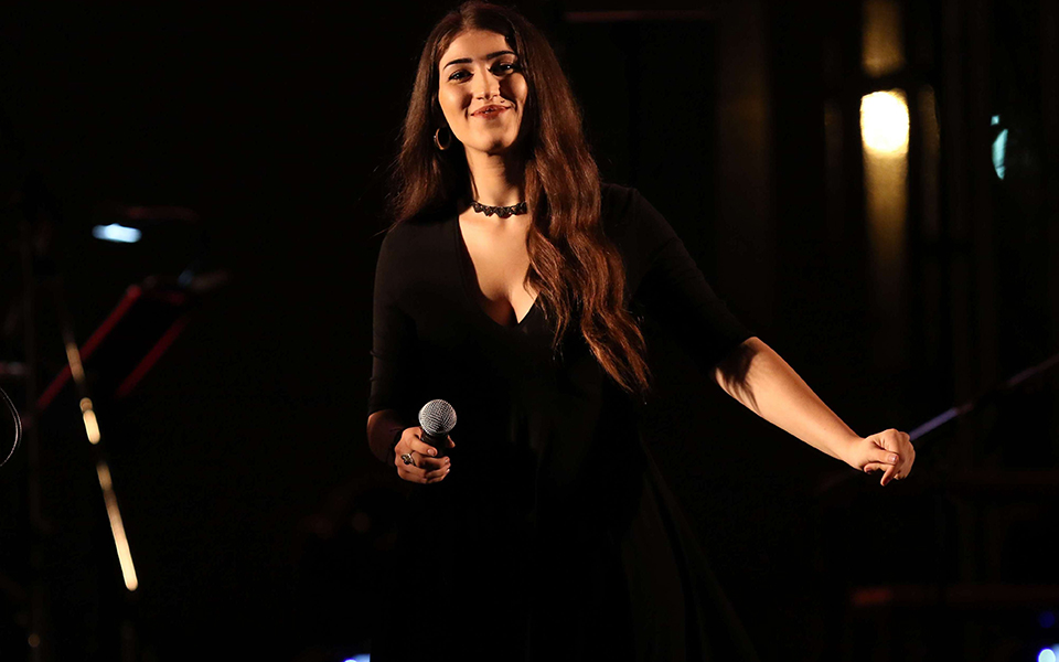 κ-παράσχου-η-εποχή-ζητάει-κάτι-διαφορ-2287553