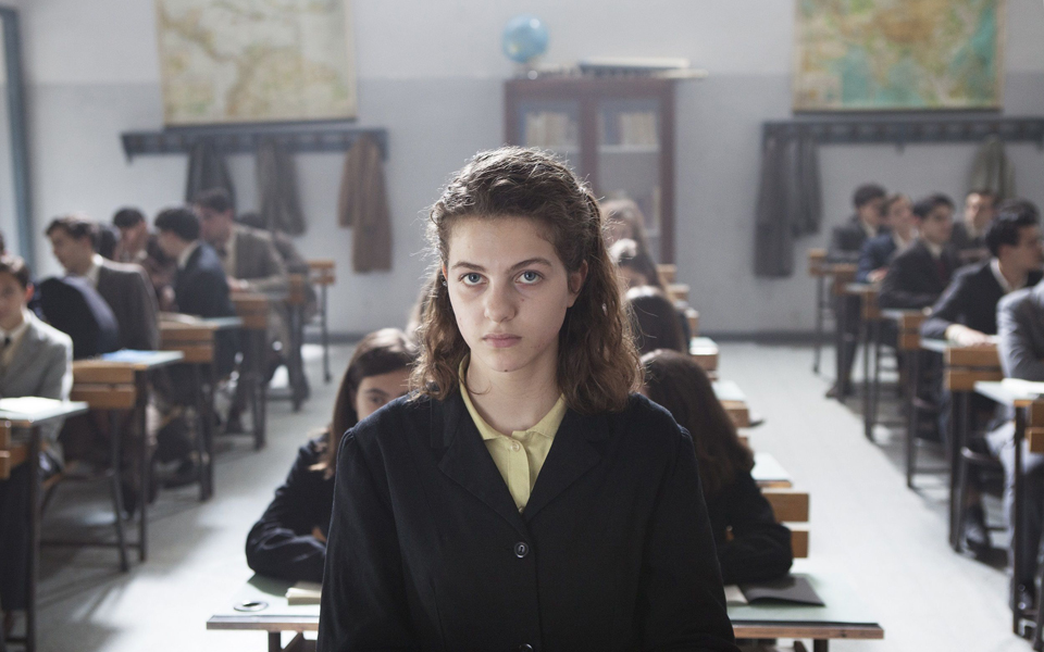 η-κόρη-που-έγινε-μητέρα-στη-nάπολη-2289131