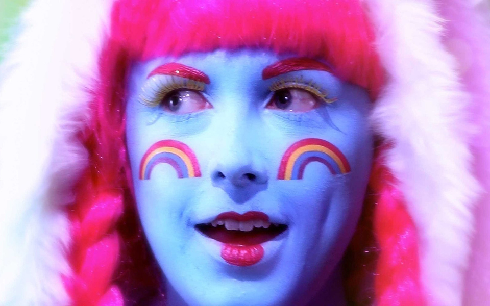 ο-πλαστικός-εφιάλτης-της-ρέιτσελ-μακ-λ-2288639