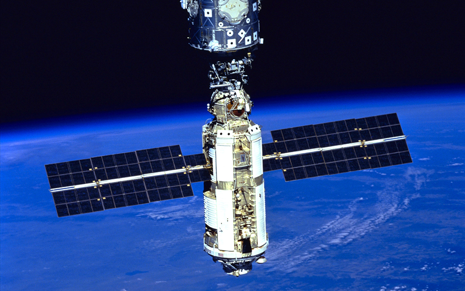 διαστημικός-περίπατος-για-έλεγχο-δια-2288633