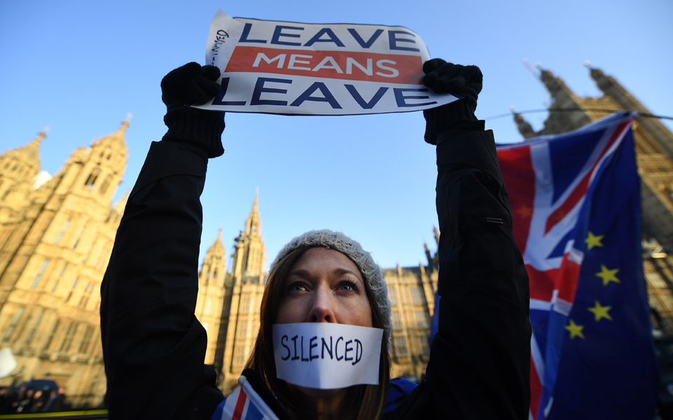 βρετανία-σύγκρουση-δύο-πολιτισμών-γι-2289407