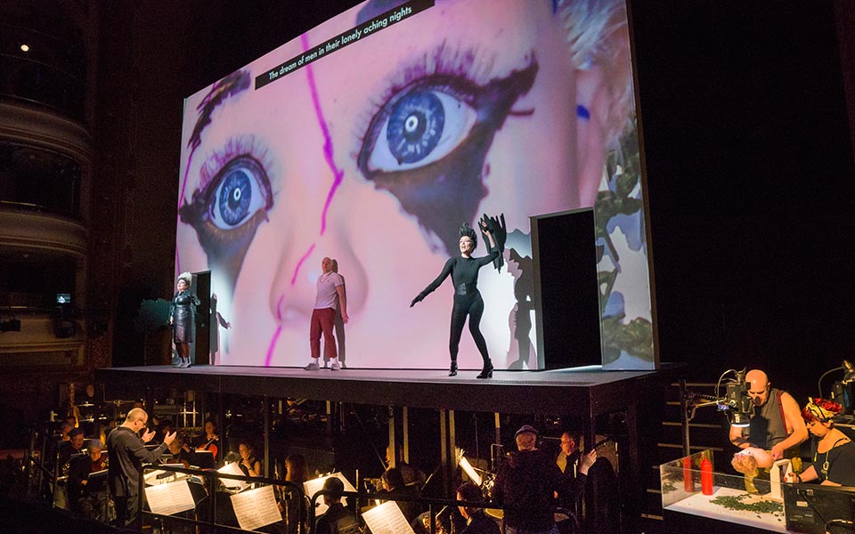 οιδίποδας-με-φόντο-brexit-και-τραμπ-2290376