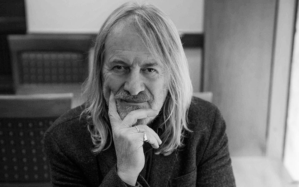 ενα-εικοσιτετράωρο-με-τον-συγγραφέα-α-2291287