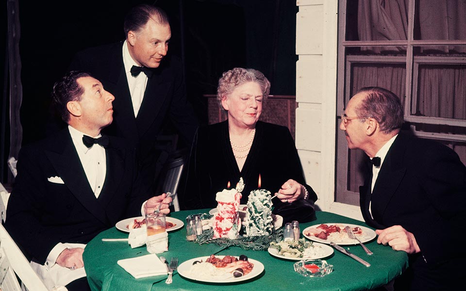 ρεβεγιόν-στον-κήπο-2288928