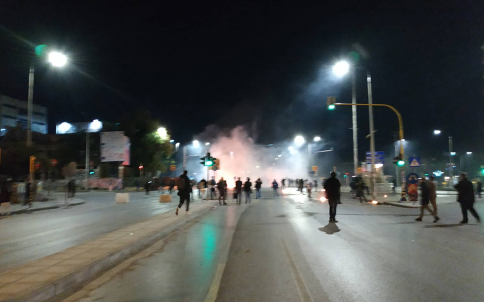 επεισόδια-στη-θεσσαλονίκη-μετά-το-τέλ-2287670