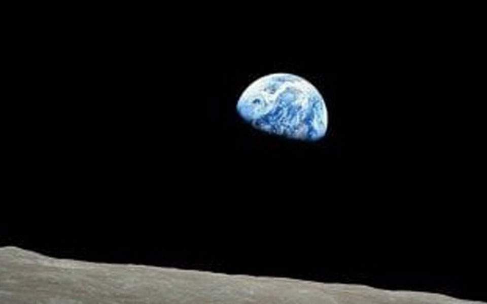 tα-πρώτα-χριστούγεννα-στο-διάστημα-πρι-2290747