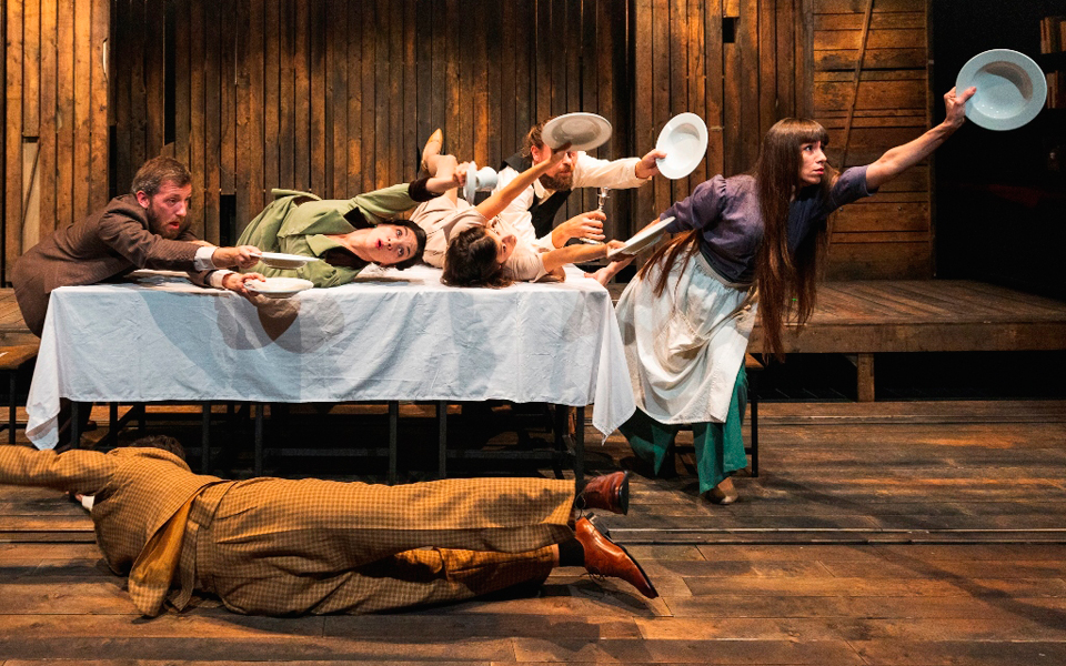 γνωριμία-με-το-φιλόξενο-κρατικό-θέατρ-2289106