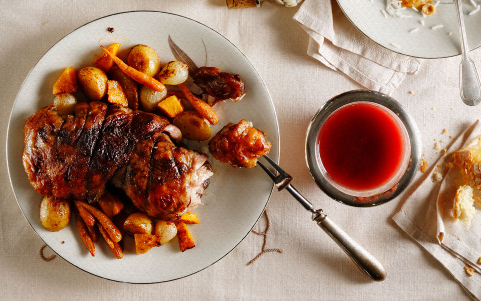 αρνίσιο-μπούτι-ψητό-με-πικάντικο-μείγ-2289950