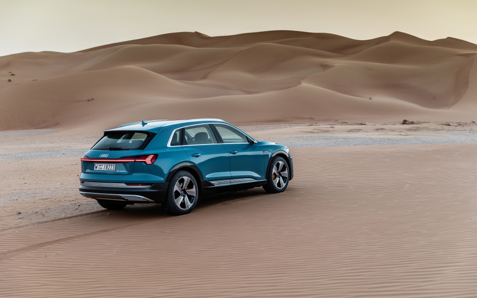 αποστολή-στο-άμπου-ντάμπι-νέο-audi-e-tron-2290967