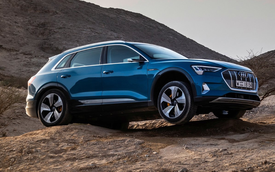 αποστολή-στο-abu-dhabi-νέο-audi-e-tron-2288966