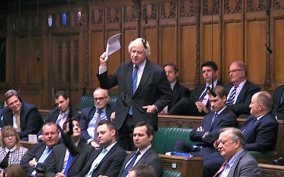 μπ-τζόνσον-εθνική-ταπείνωση-η-συμφωνί-2287237