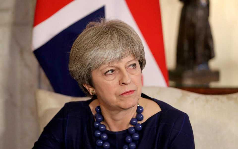 μέι-κατά-μπλερ-και-νέες-διαψεύσεις-για-2289451