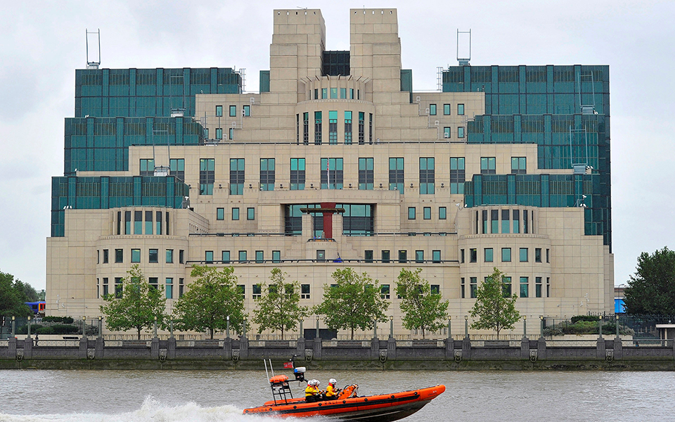 ο-επικεφαλής-της-mi6-προειδοποιεί-τη-ρωσ-2286990