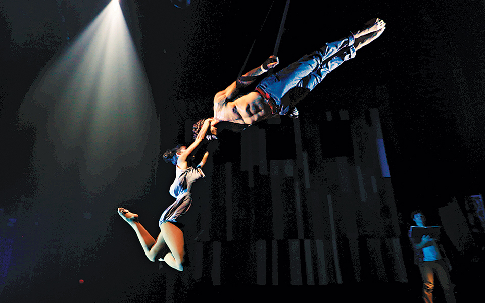 μουσική-χορός-τραμπολίνο-2290844