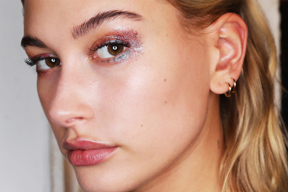 glitter-eyes-πως-να-φορέσετε-το-πιο-λαμπερό-eye-look-αυτ-2289575