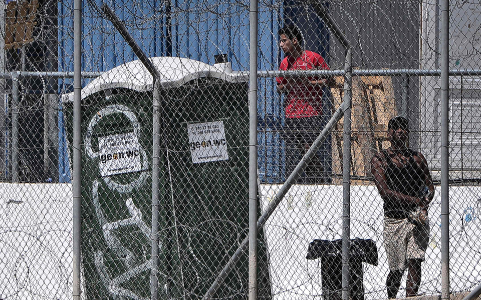 dw-για-κέντρο-υποδοχής-προσφύγων-στη-σάμ-2290968