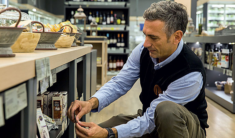 ο-γαστρονόμος-άνοιξε-παντοπωλείο-2288410