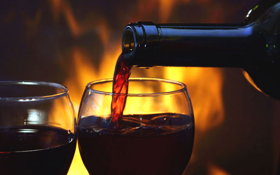 τι-πίνουμε-με-τα-γιορτινά-εδέσματα-2289750