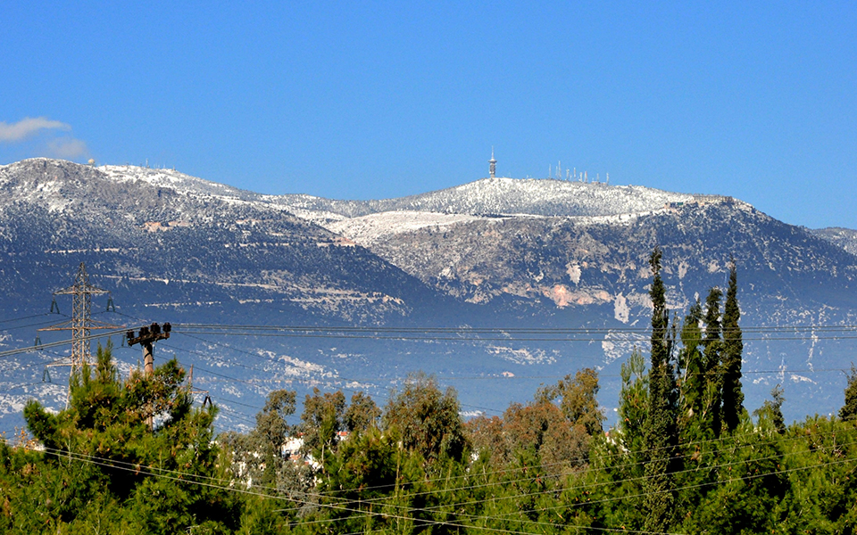 νεφώσεις-με-τοπικές-βροχές-και-χιόνια-2287480