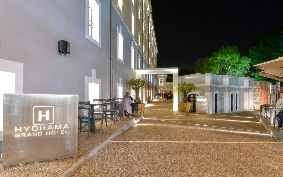 μία-καπναποθήκη-πέντε-αστέρων-2295252