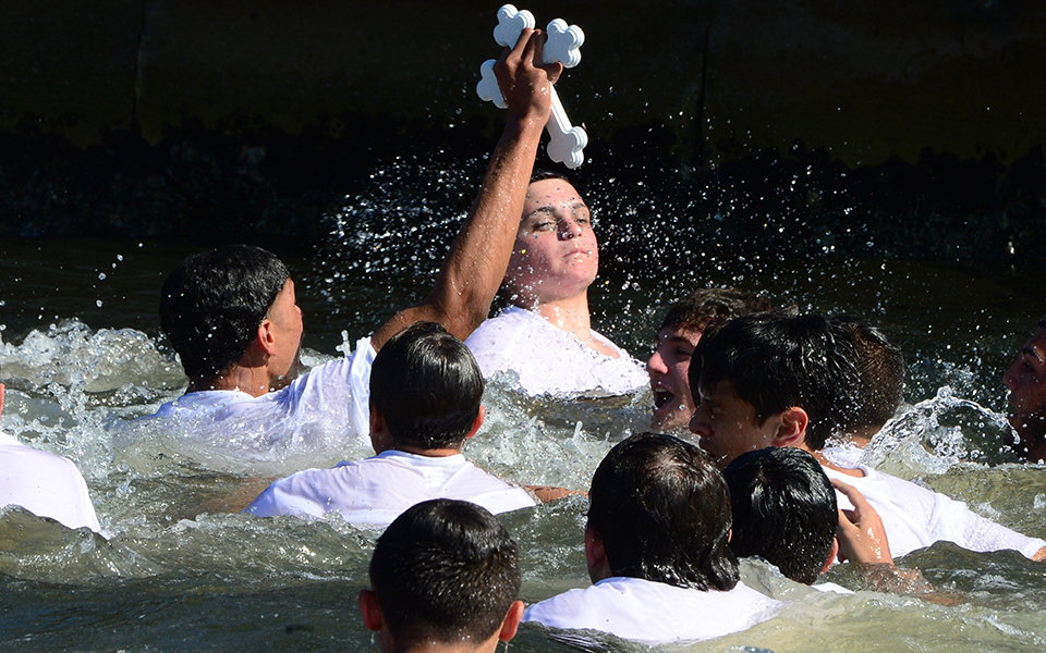 τα-φώτα-εορτάστηκαν-με-λαμπρότητα-από-2292810