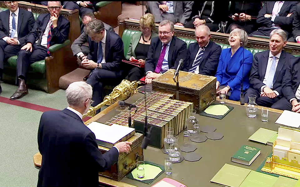 παραμένει-στην-εξουσία-η-μέι-2294481