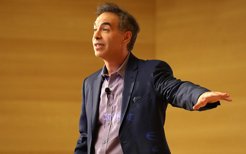 ο-διάσημος-life-coach-μάικλ-νιλ-έδωσε-διάλεξη-σ-2294547