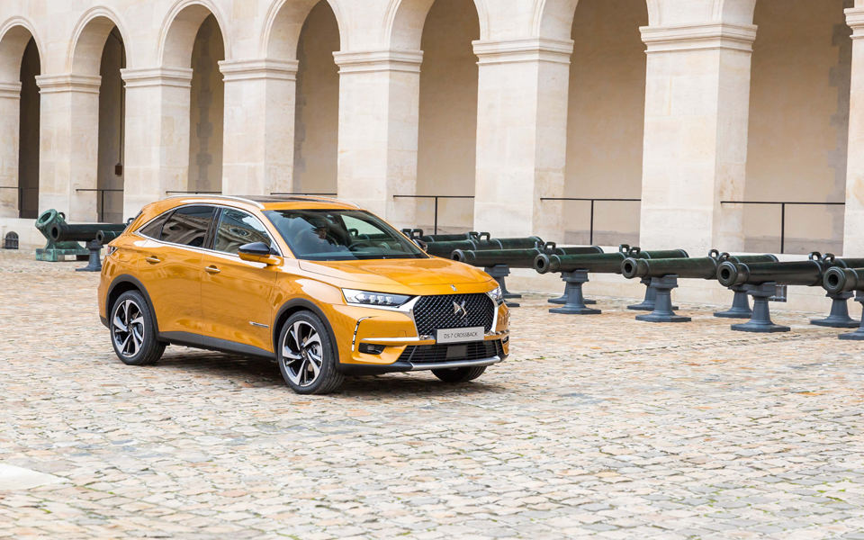 το-αυτοκίνητο-του-εμανουέλ-μακρόν-2293727