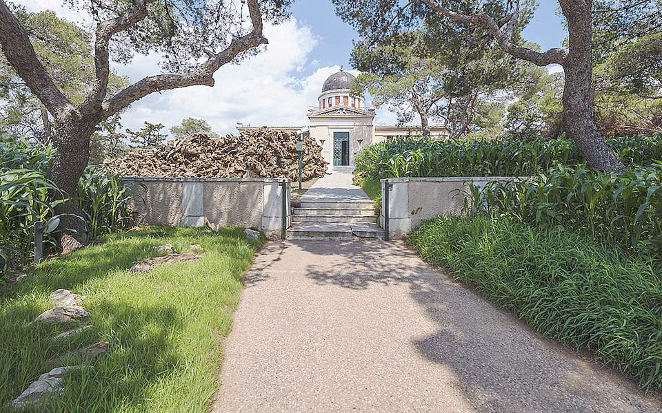 με-το-βλέμμα-στα-αστέρια-και-στην-κοινω-2295334