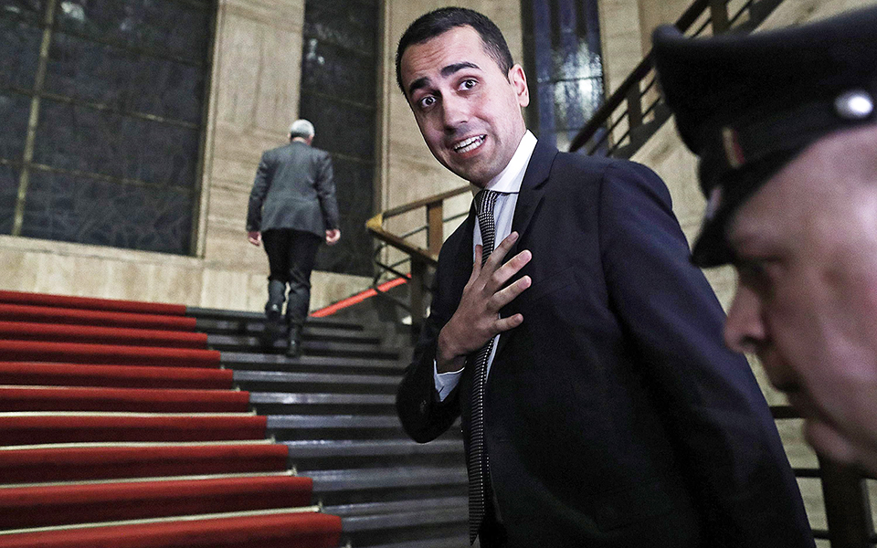 κόντε-δεν-θέτουμε-υπό-συζήτηση-τη-φιλί-2295582