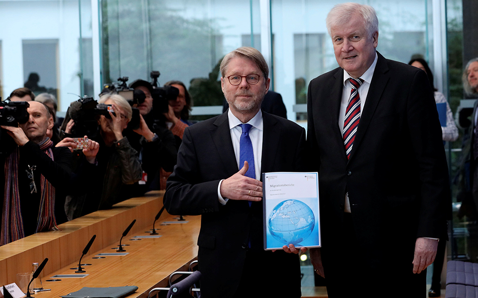 162-000-αιτήσεις-ασύλου-στη-γερμανία-2295820